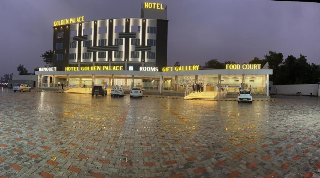 Hotel Golden Palace & Rooms Halol Luaran gambar